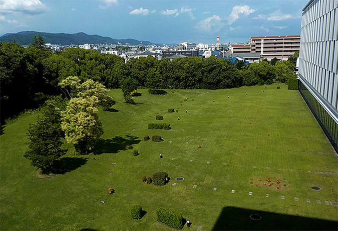photo: North Itami area, surrounded by water and greenery