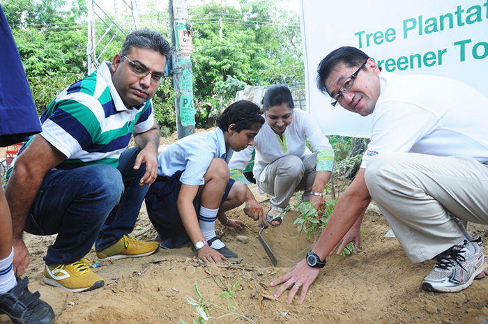 photo: a tree planting drive at the Huda City Centre 1