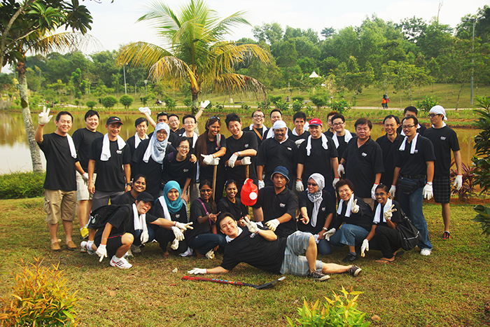 photo: tree planting activity in Malaysia 2