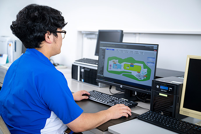 Kohei Ogino, Onahama General Affairs Section, Alps Alpine Co. Ltd. explains, “Developing our dashboards in-house means we can add new screens as needed.”