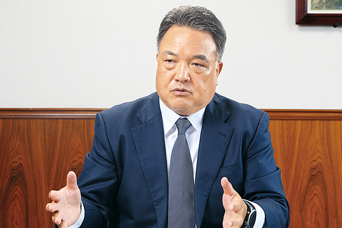 Hideki Makiuchi, President and CEO, Yutaka Steel Industries Co., Ltd.