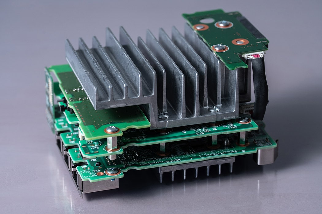 The shape of the heat sink was optimized.