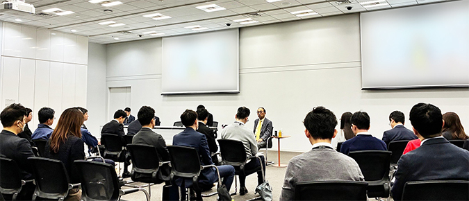 Scene from a town hall meeting between President Uruma with employees (Held in FY2026)