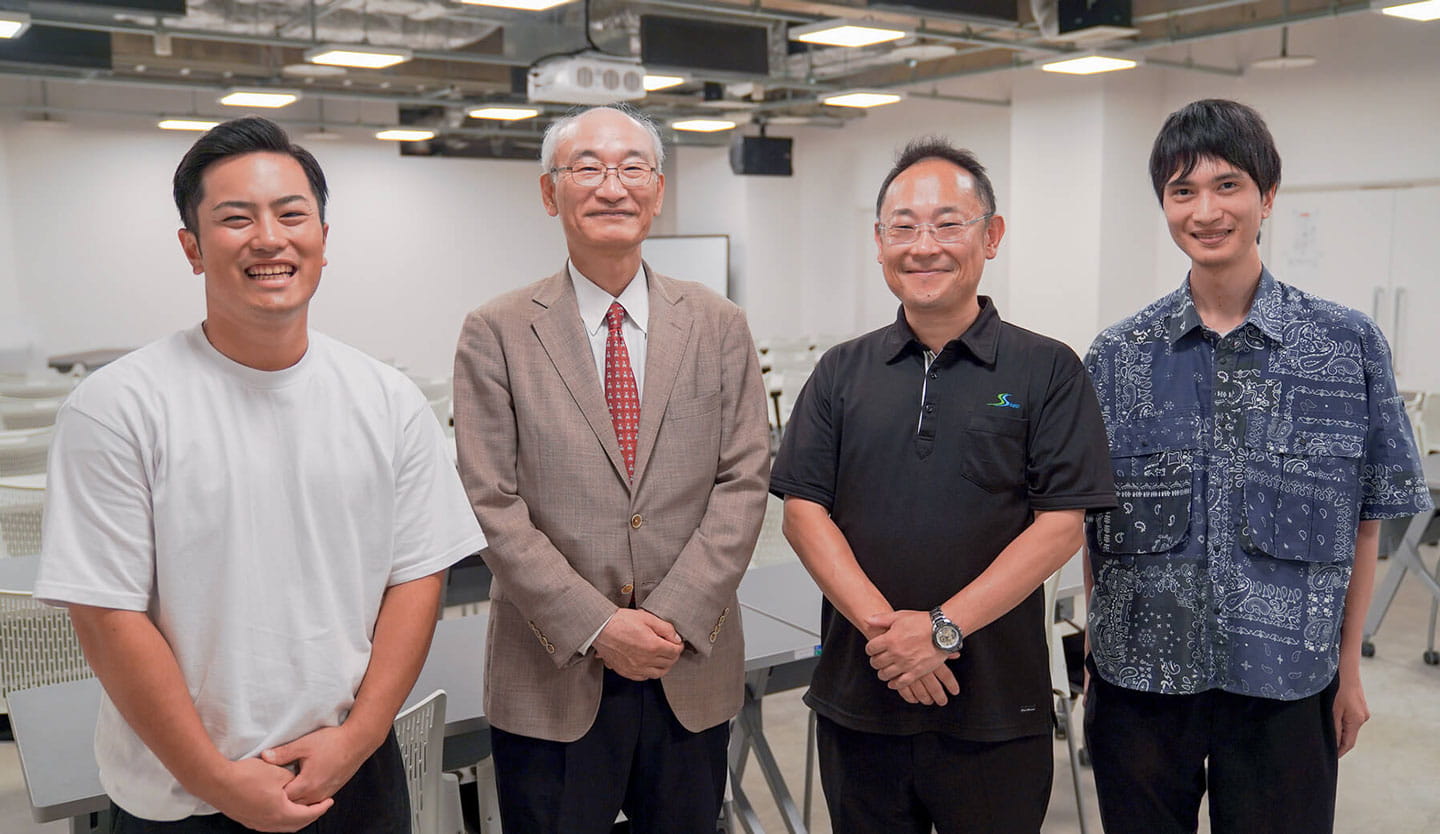 (from left) Mr. Higa, Professor Izui, President Natsuume, Mr. Hayagaki