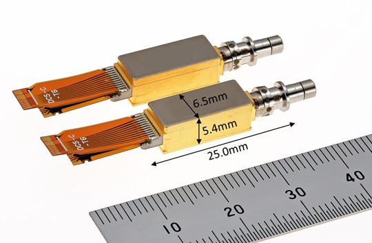 Compact Integrated 400Gbps EML-TOSA FU-402REA-41 (top) and FU-402REA-42 (bottom)