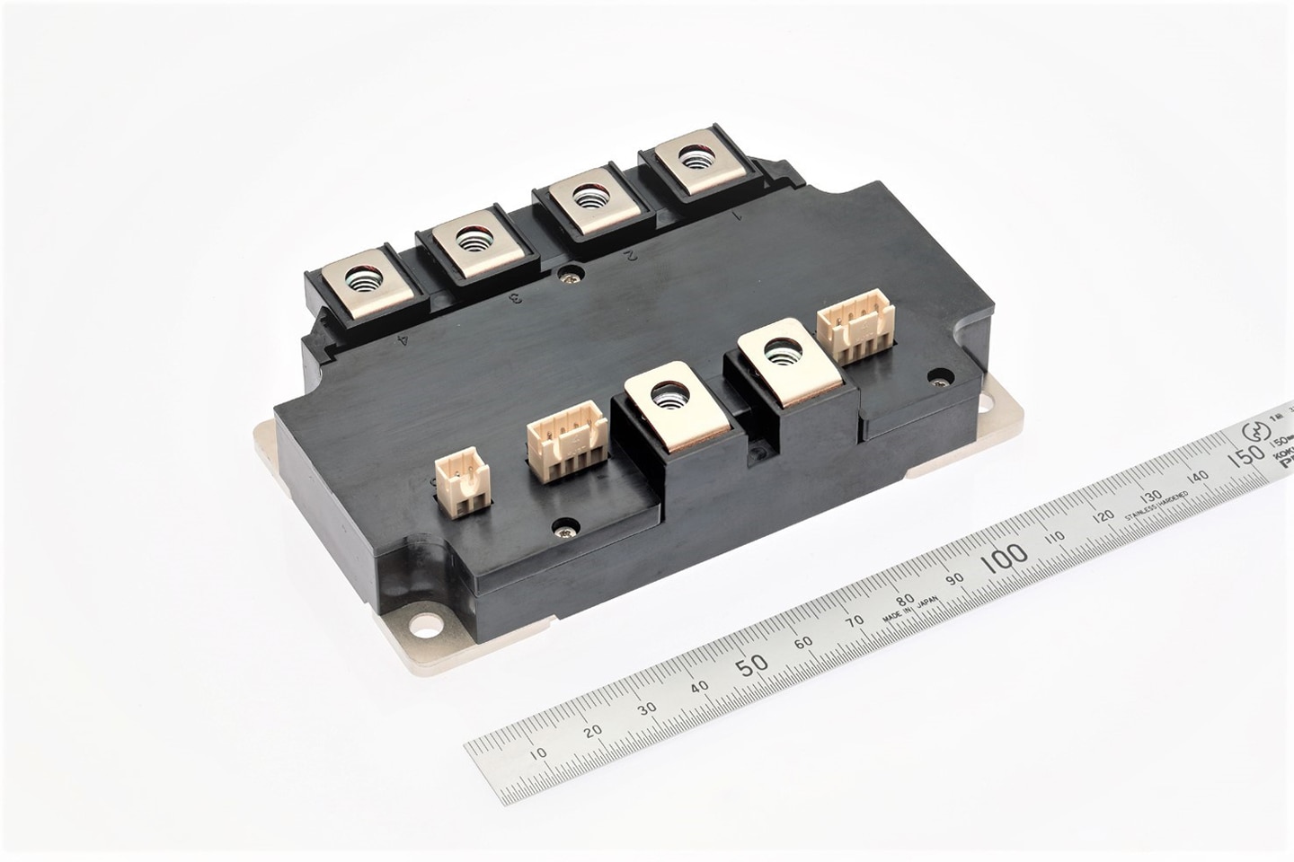 Second-generation Full-SiC Power Modules for Industrial Use