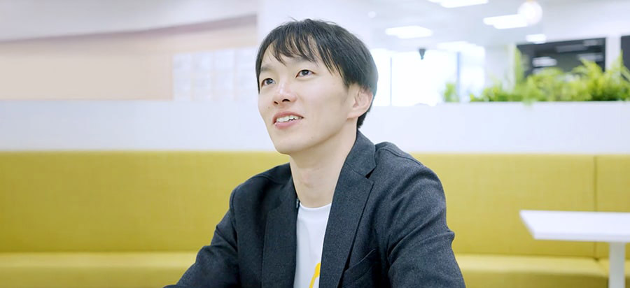 What is the job of "DX engineers" who lead the Mitsubishi Electric Group's value creation from the front?